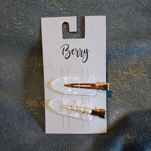 White and Gold Hair Clips